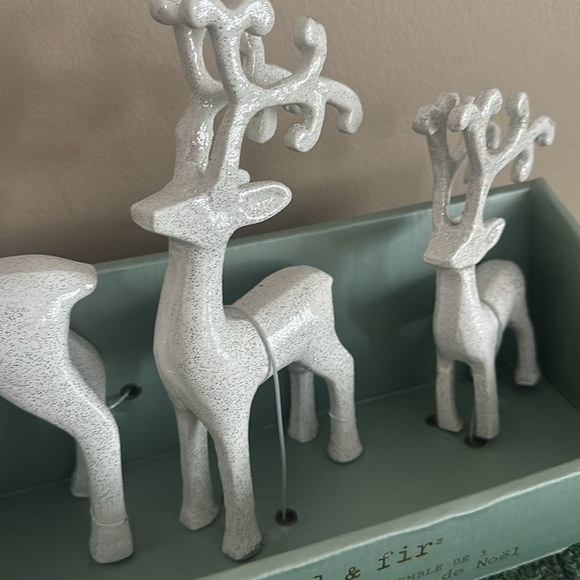 Tinsel & Fir White Glitter Reindeer Set of 3 NEW - Picture 4 of 8